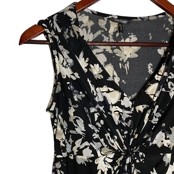 Daisy Fuentes Petites Mini Dress Empire Waist A-Line Floral Black White SP PS - Picture 6 of 15